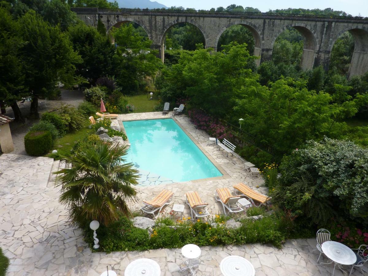 Auberge Du Viaduc Saint-Lattier Exterior foto